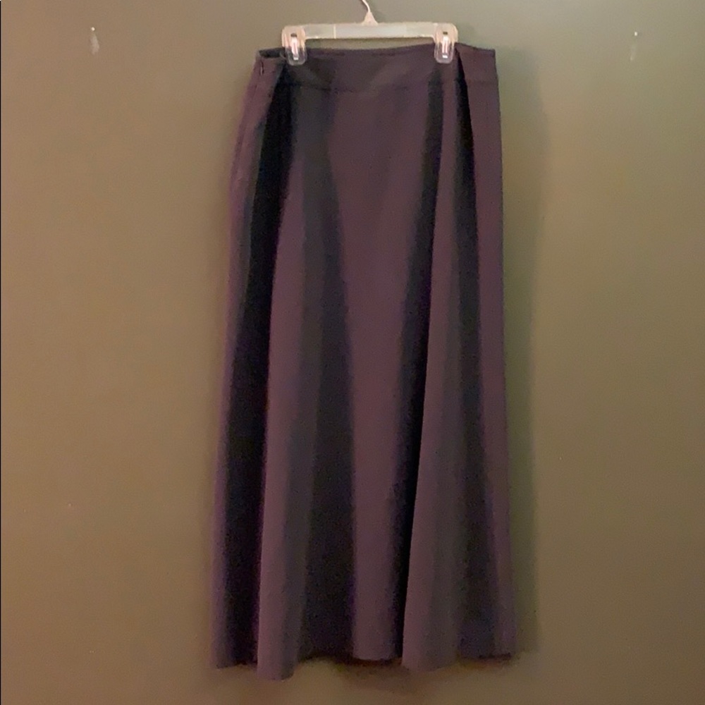 Jones New York Dark green long skirt